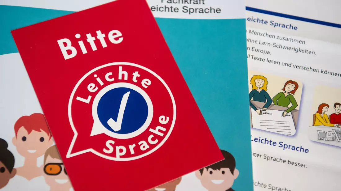 Kurze Sätze, einfache Wörter: Leichte Sprache hilft Millionen. - Bild: Sven Hoppe/dpa