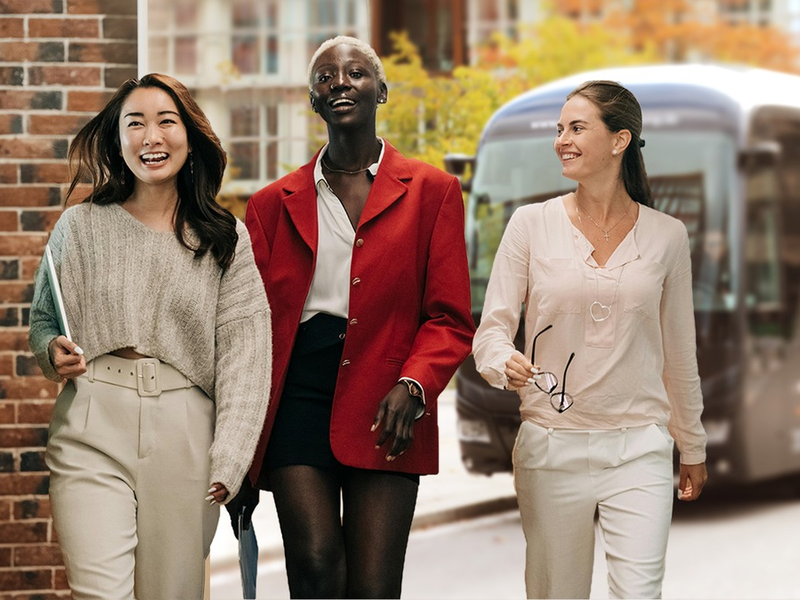 Weibliche Pioniere in der Branche der Busvermietung: Chancen und Herausforderungen für Frauen in der Buslogistik - Foto: presseportal.de