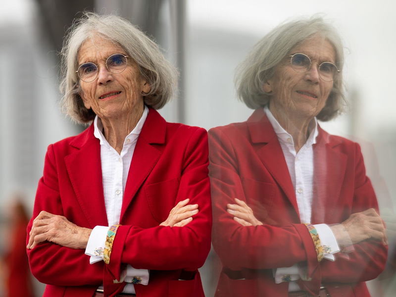 Die Autorin Donna Leon kommt gut ohne Smartphone zurecht. - Foto: Sebastian Gollnow/Deutsche Presse-Agentur GmbH/dpa
