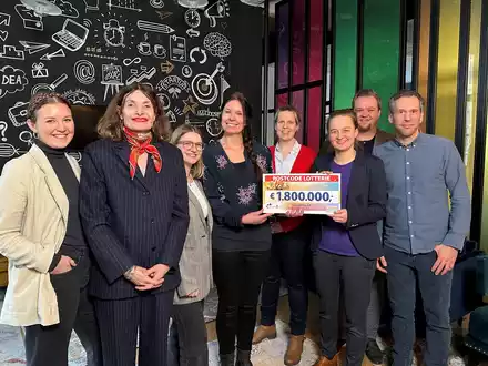 Traumtaler für Teach First Deutschland und aula: Postcode Lotterie fördert Demokratiebildung mit 1,8 Millionen Euro - Foto: presseportal.de