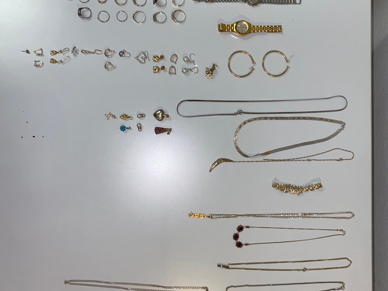 POL-MA: Edingen-Neckarhausen: Tüte mit Schmuck im Feldgebiet gefunden - Eigentümer gesucht! - Foto: presseportal.de