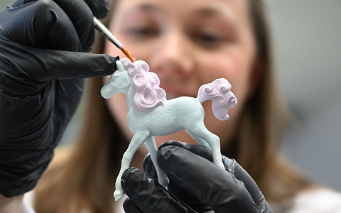 Schleich verlegt nach fast 90 Jahren seinen Hauptsitz nach München. - Foto: Bernd Weißbrod/dpa