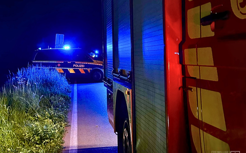 FW Hünxe: Drei Pkw kollidiert - Zwei Verletzte, ein schwer verletzter Hund - Foto: presseportal.de