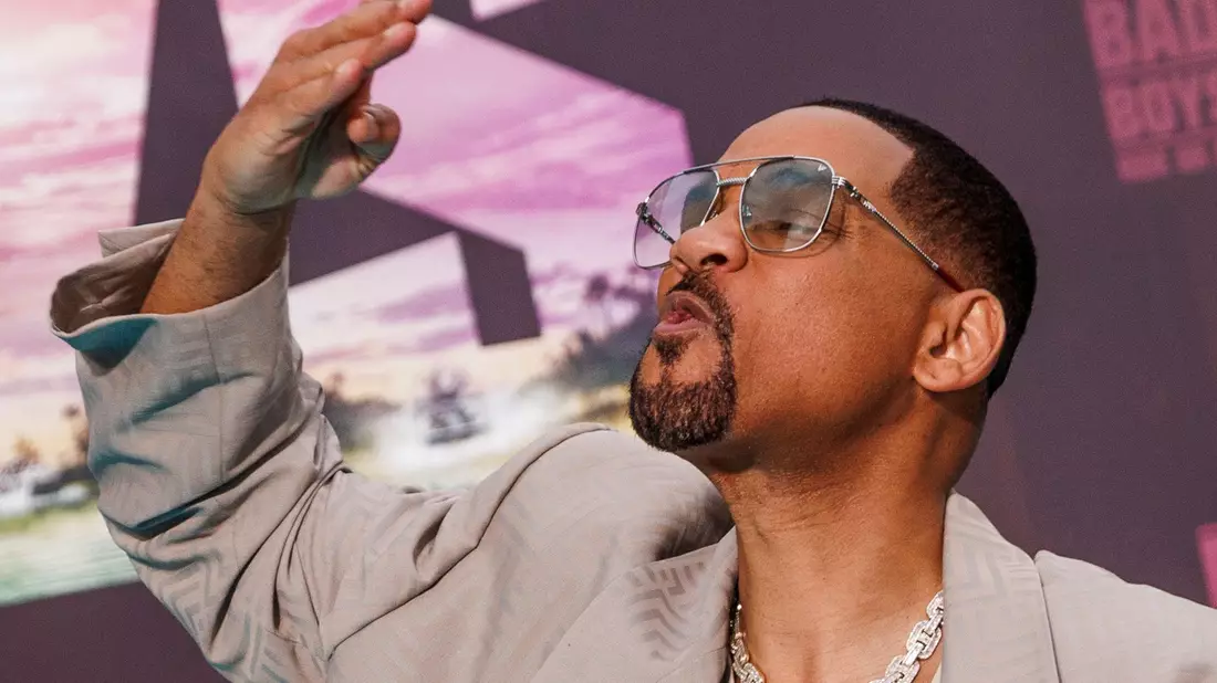 In Berlin gab sich Will Smith betont locker. - Bild: Carsten Koall/dpa