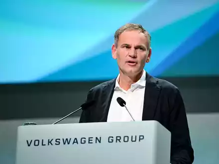 VW- und Porschechef Olivier Blume wehrt sich gegen Forderungen, einer seiner beiden Posten aufzugeben. (Archivfoto) - Foto: Britta Pedersen/dpa