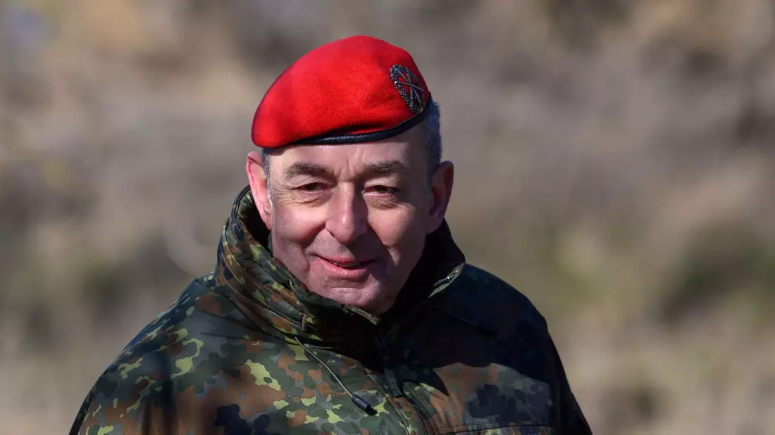 Das Bundeswehr-Manöver Quadriga sende auch ein Signal an die Deutschen, so Generalinspekteur Carsten Breuer: «Auf uns ist Verlass.» - Bild: Klaus-Dietmar Gabbert/dpa