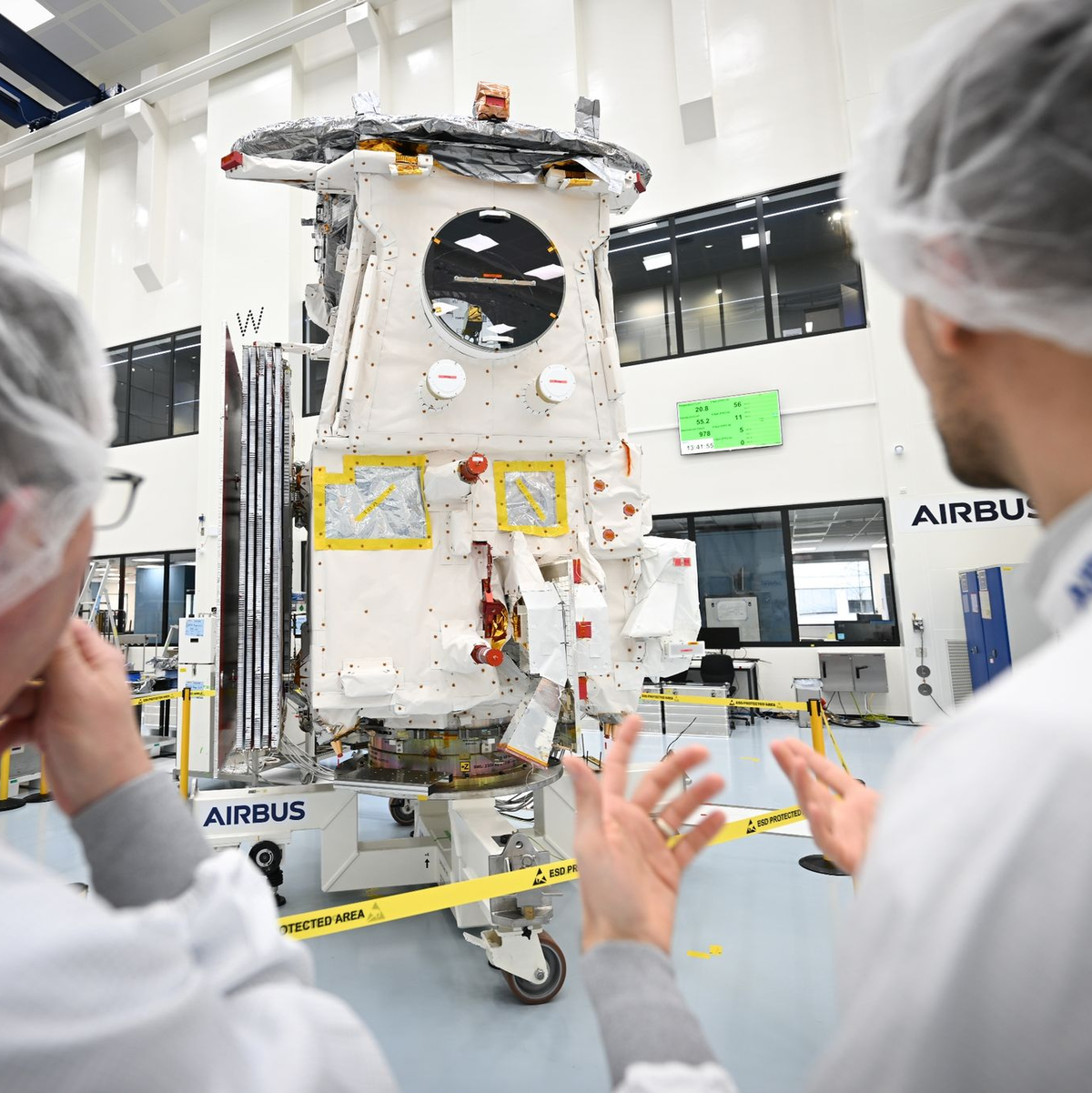 Nach Angaben der Europäischen Weltraumorganisation ist «Earthcare» ihre größte und komplexeste aller bahnbrechenden Erdforschungsmissionen. - Foto: Felix Kästle/dpa