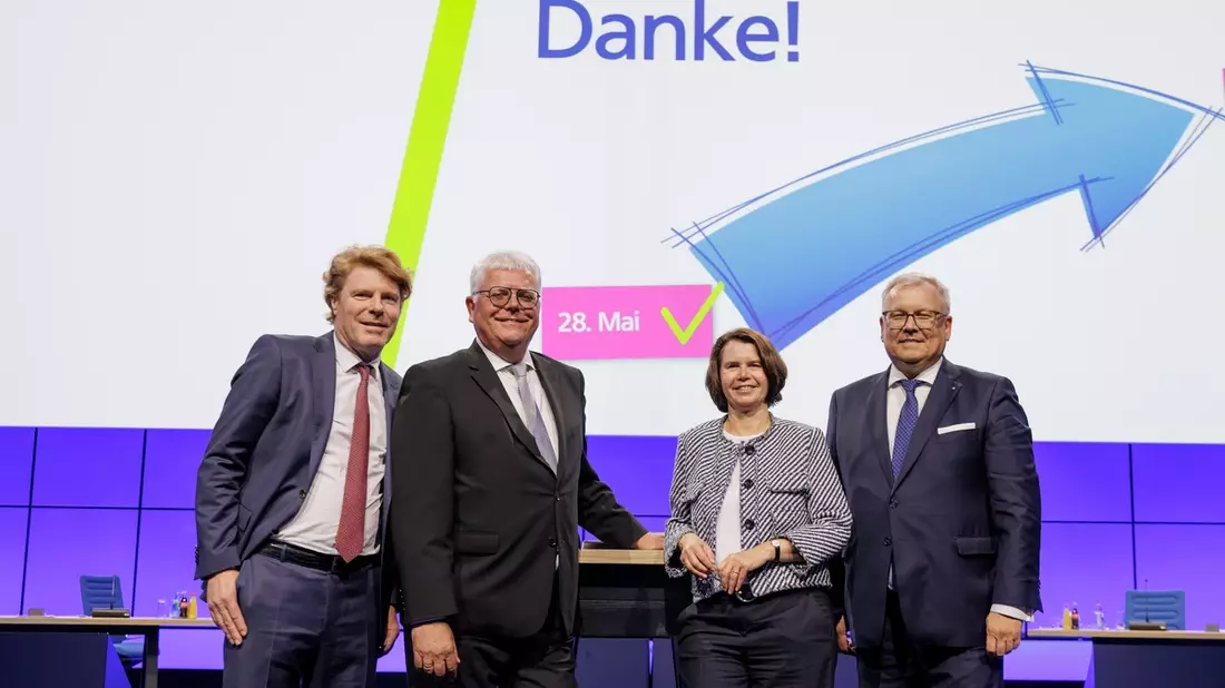 Vertreter stimmen Fusion mit Raiffeisen-Volksbank Aschaffenburg einstimmig zu - Bild: presseportal.de