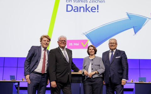 Vertreter stimmen Fusion mit Raiffeisen-Volksbank Aschaffenburg einstimmig zu - Foto: presseportal.de Vertreter stimmen Fusion mit Raiffeisen-Volksbank Aschaffenburg einstimmig zu - Foto: presseportal.de