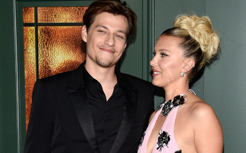 Jon Bon Jovi hat es bestätigt: Sein Sohn Jake und Millie Bobby Brown haben Ja gesagt. - Foto: Evan Agostini/Invision/AP/dpa