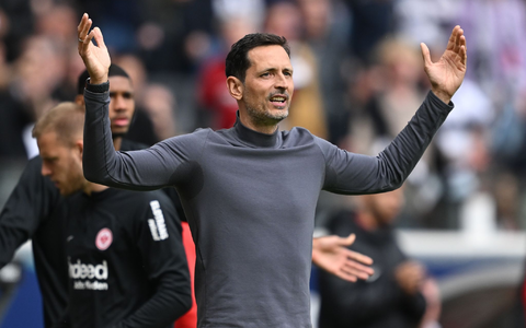 Dino Toppmöller bleibt der Trainer der Frankfurter Eintracht. - Foto: Arne Dedert/dpa