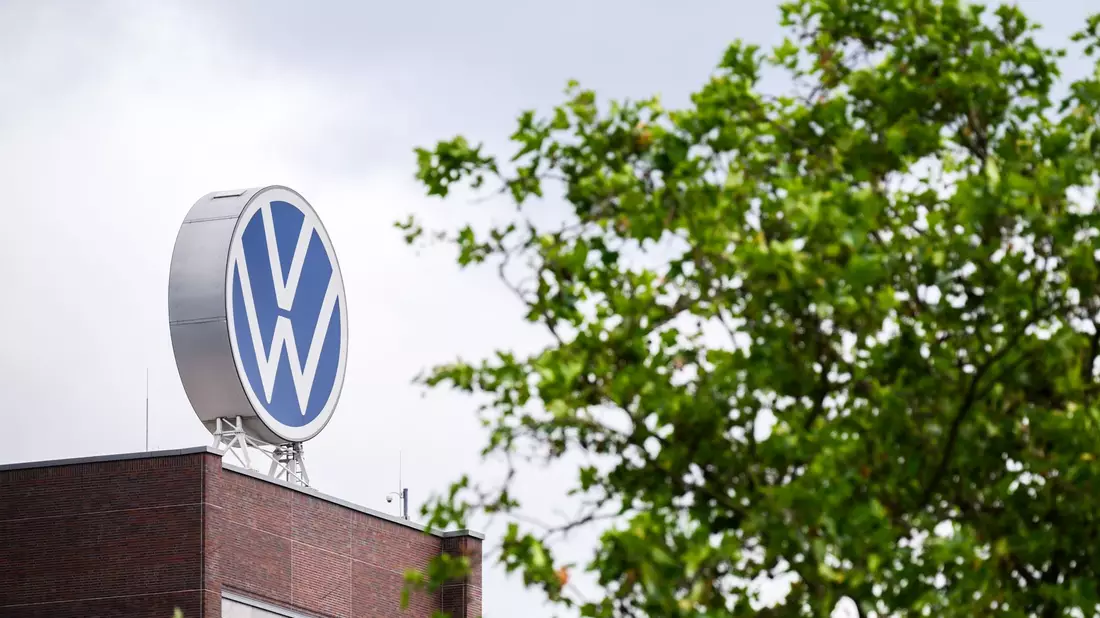 Das VW Werk in Wolfsburg. - Bild: Julian Stratenschulte/dpa