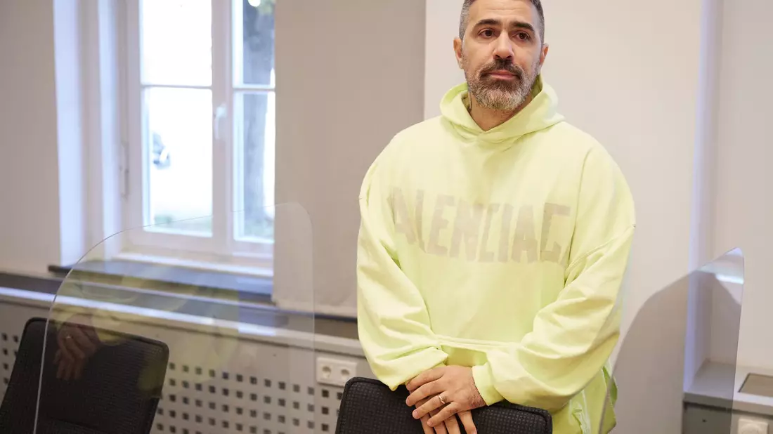 Bushido im Oberlandesgericht Brandenburg (Havel) bei der Fortsetzung eines Zivilprozesses zwischen ihm und Arafat Abou-Chaker um eine Wohnanlage in Rüdersdorf. - Bild: Jörg Carstensen/dpa