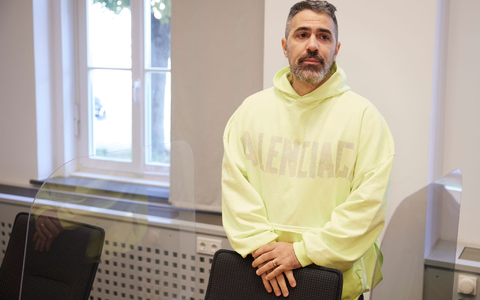 Bushido im Oberlandesgericht Brandenburg (Havel) bei der Fortsetzung eines Zivilprozesses zwischen ihm und Arafat Abou-Chaker um eine Wohnanlage in Rüdersdorf. - Foto: Jörg Carstensen/dpa Bushido im Oberlandesgericht Brandenburg (Havel) bei der Fortsetzung eines Zivilprozesses zwischen ihm und Arafat Abou-Chaker um eine Wohnanlage in Rüdersdorf. - Foto: Jörg Carstensen/dpa