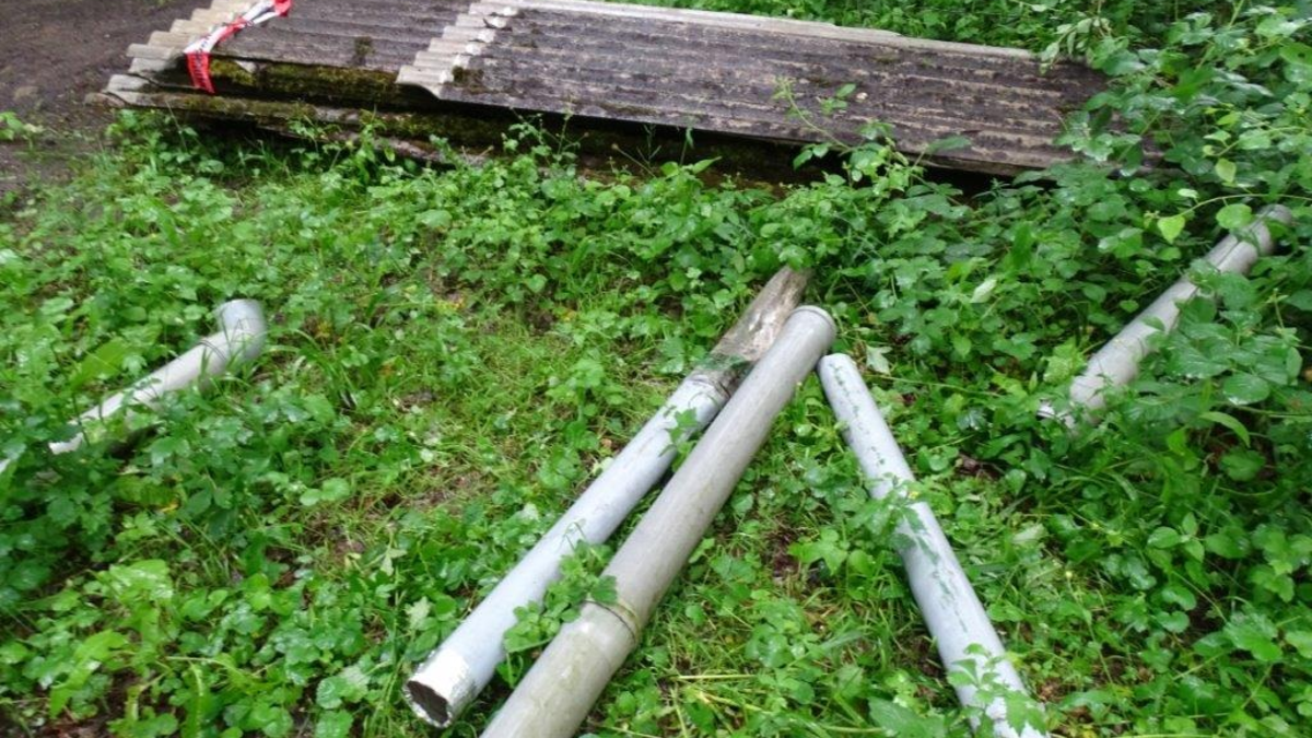 POL-RZ: Asbest im Wald abgeladen - Zeugen gesucht - Foto: presseportal.de