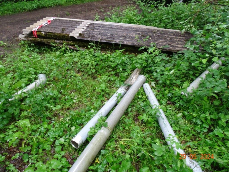 POL-RZ: Asbest im Wald abgeladen - Zeugen gesucht - Foto: presseportal.de