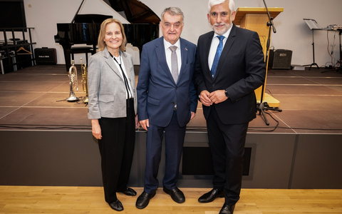 POL-BO: Staffelstabübergabe: Christine Frücht ist neue Polizeipräsidentin für Bochum, Herne und Witten - Foto: presseportal.de