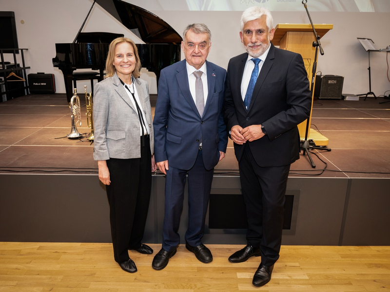 POL-BO: Staffelstabübergabe: Christine Frücht ist neue Polizeipräsidentin für Bochum, Herne und Witten - Foto: presseportal.de