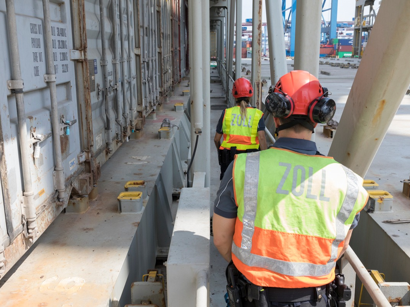 HZA-HH: Hamburger Zoll stellt eine Tonne Kokain sicher // Erfolgreiche Risikoanalyse führt zu weiterem Aufgriff - Foto: presseportal.de