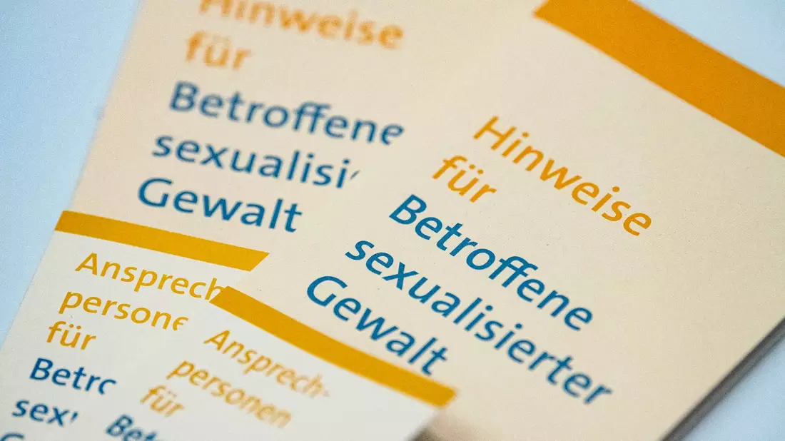 «Ausdrücklich bedauert das Erzbistum den nicht nur aus heutiger Sicht unverantwortbaren Einsatz des Priesters.» - Bild: Fabian Sommer/dpa