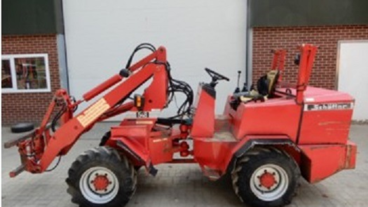 POL-CUX: Hoflader in Heerstedt-Lohe entwendet (Lichtbild in der Anlage) - Foto: presseportal.de