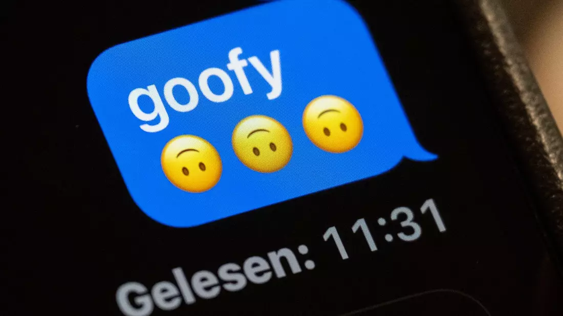 Der Begriff «goofy» (komisch, tollpatschig) war das «Jugendwort des Jahres 2023». - Bild: Sebastian Gollnow/dpa