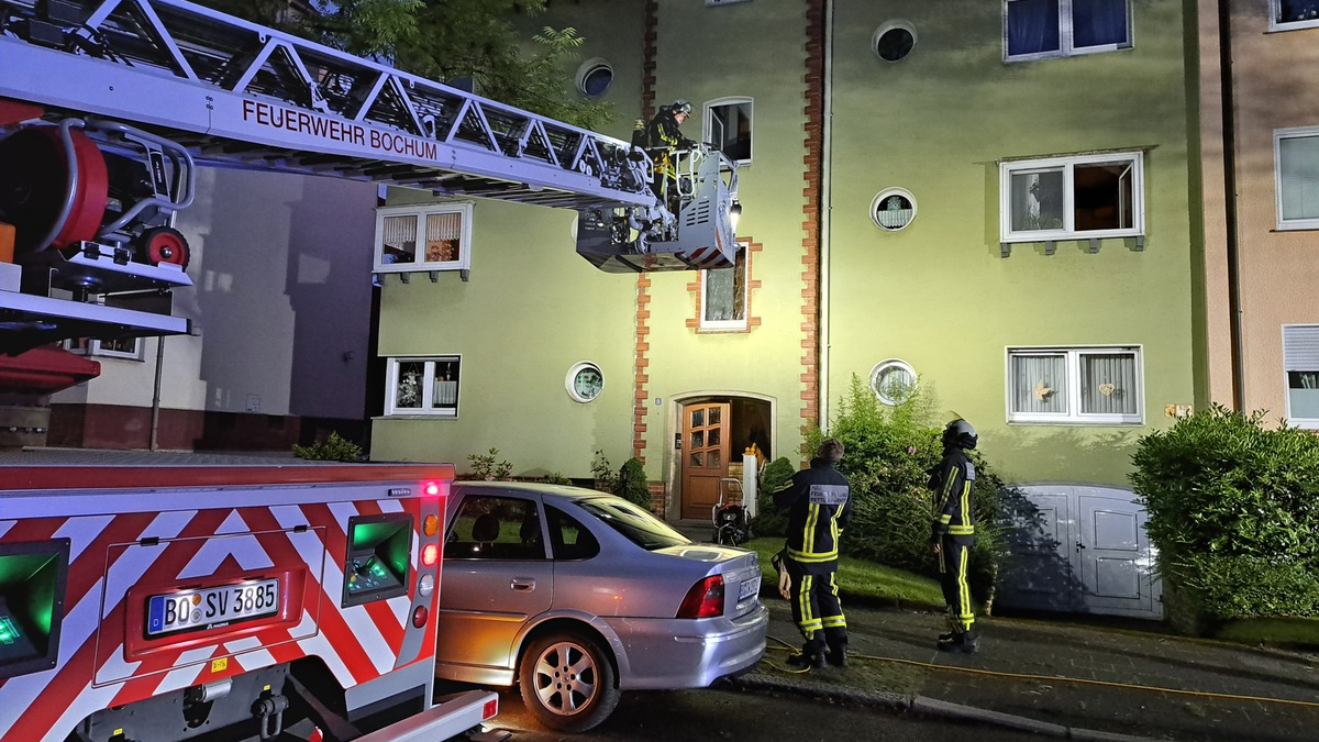 FW-BO: Feuerwehr rettet eine Person aus verrauchter Wohnung - Foto: presseportal.de