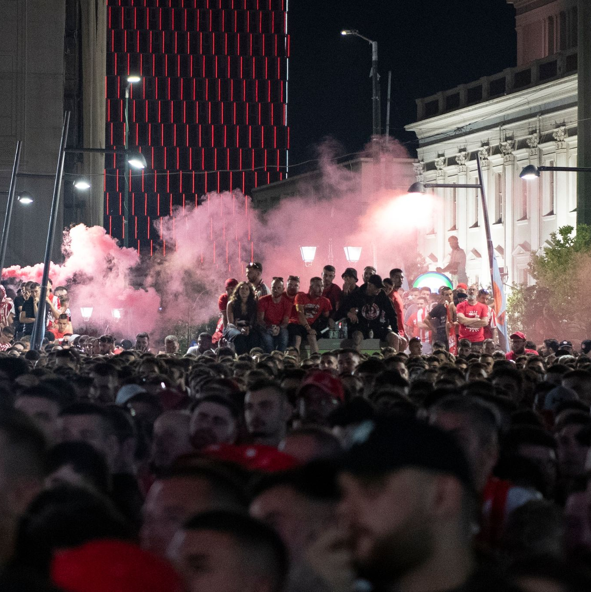 In Piräus feierten die Fans ihre Mannschaft. - Foto: Michael Varaklas/AP