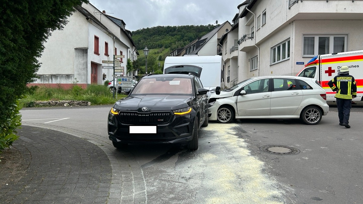 POL-PDTR: Verkehrsunfall führt zu mehreren Personenschäden - Foto: presseportal.de