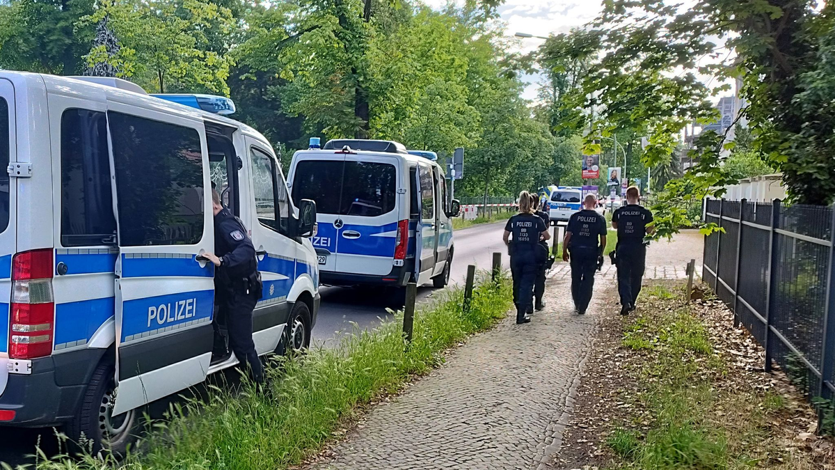 Nach einer Gewalttat in einer Flüchtlingsunterkunft in Potsdam ist die Polizei auf der Suche nach dem Täter. - Foto: Christian Pörschmann/reporternet24/dpa
