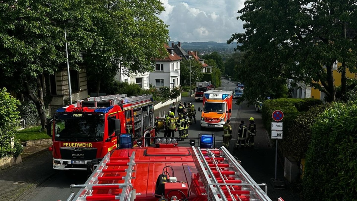 FW-DT: Brand in Zweifamilienhaus - Eine Person gerettet - Foto: presseportal.de