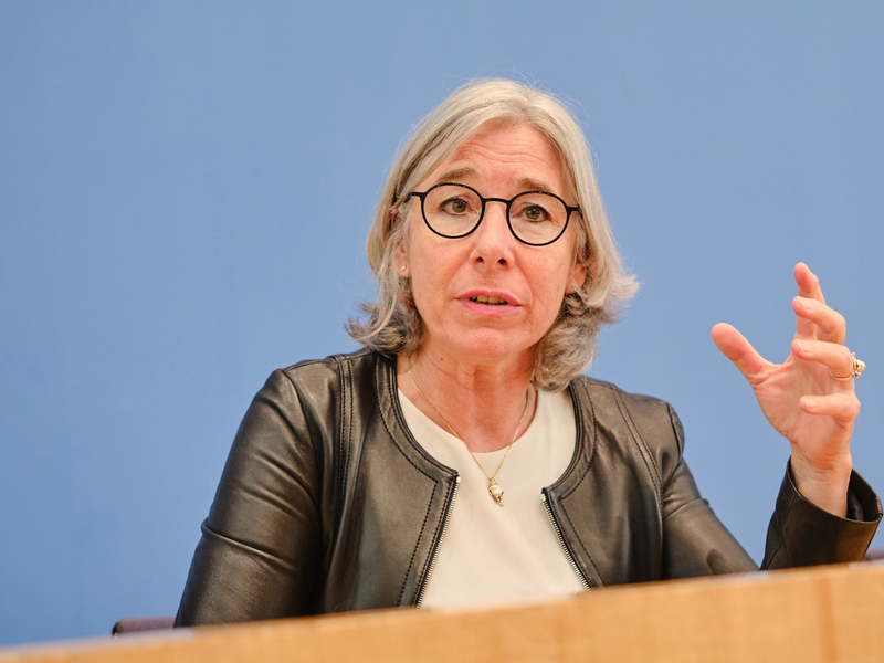 Einladung: Pressekonferenz Apotheken unter Druck - ABDA und Adexa warnen vor Leistungskürzungen - Foto: presseportal.de