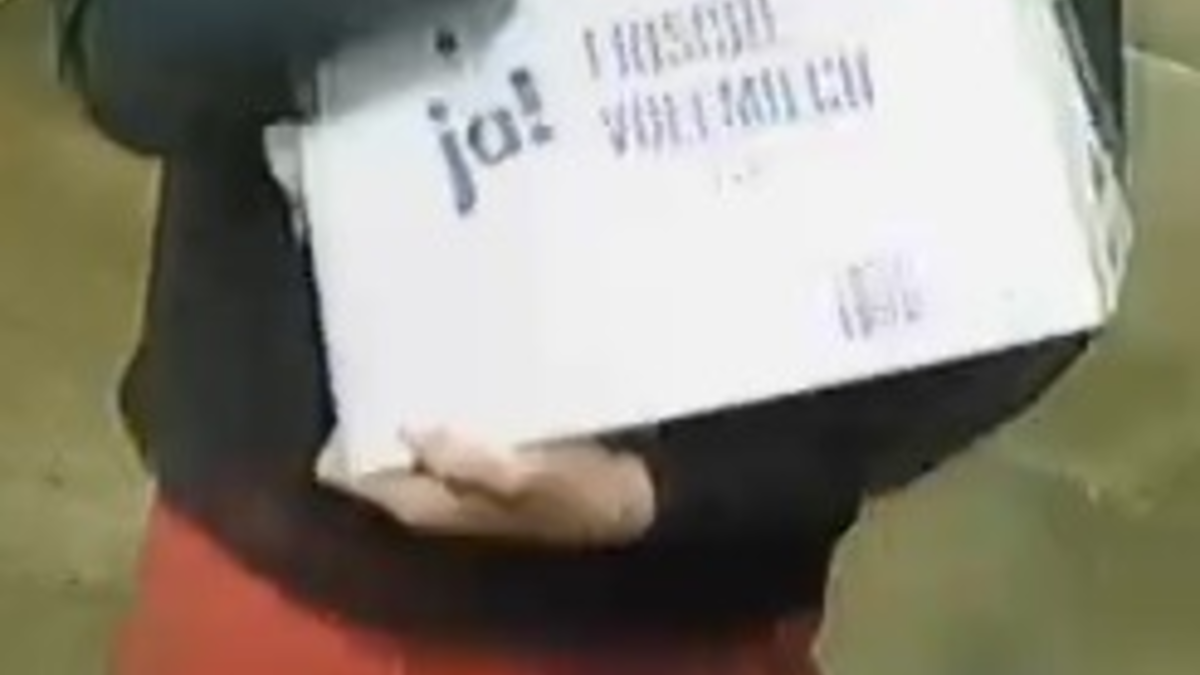 POL-HH: 240530-3. Öffentlichkeitsfahndung nach Raubdelikt in Hamburg-Altona-Nord - Foto: presseportal.de