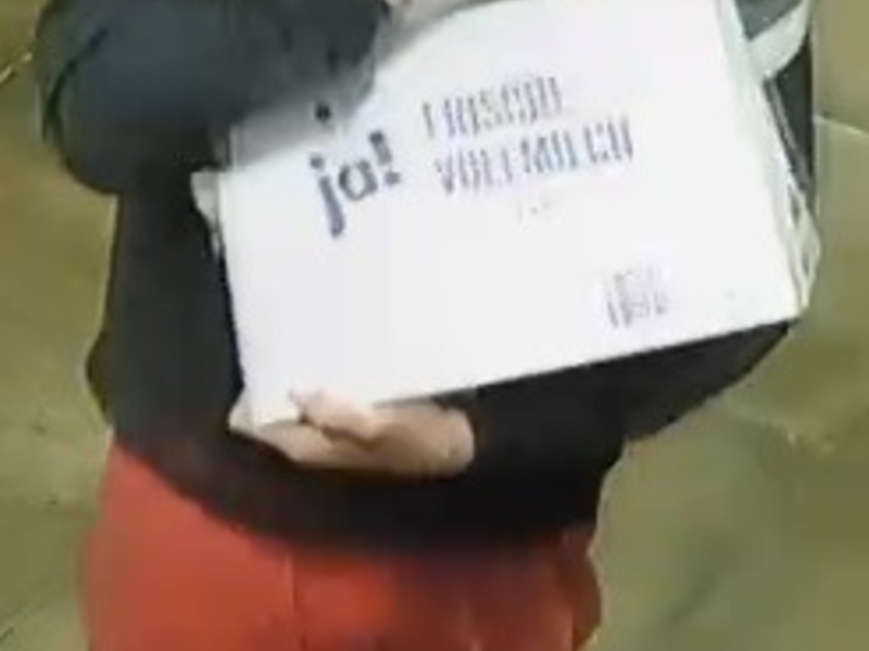 POL-HH: 240530-3. Öffentlichkeitsfahndung nach Raubdelikt in Hamburg-Altona-Nord - Foto: presseportal.de