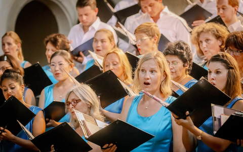 MDR-Rundfunkchor „singt“ Danke: 12 „Sommergesang“-Konzerte für bürgerschaftliche Kulturinitiativen - Foto: presseportal.de MDR-Rundfunkchor „singt“ Danke: 12 „Sommergesang“-Konzerte für bürgerschaftliche Kulturinitiativen - Foto: presseportal.de