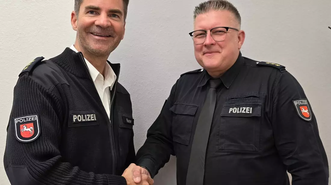 POL-STD: Führungswechsel bei der Polizei im Landkreis - neue Leiterin des Polizeikommissariats Buxtehude - neuer Leiter des Einsatzbereiches bei der Polizeiinspektion Stade - Bild: presseportal.de