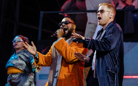 Peter Fox (r) mit Benji Asare auf dem Southside Festival (Archivbild). - Foto: Christoph Schmidt/dpa Peter Fox (r) mit Benji Asare auf dem Southside Festival (Archivbild). - Foto: Christoph Schmidt/dpa