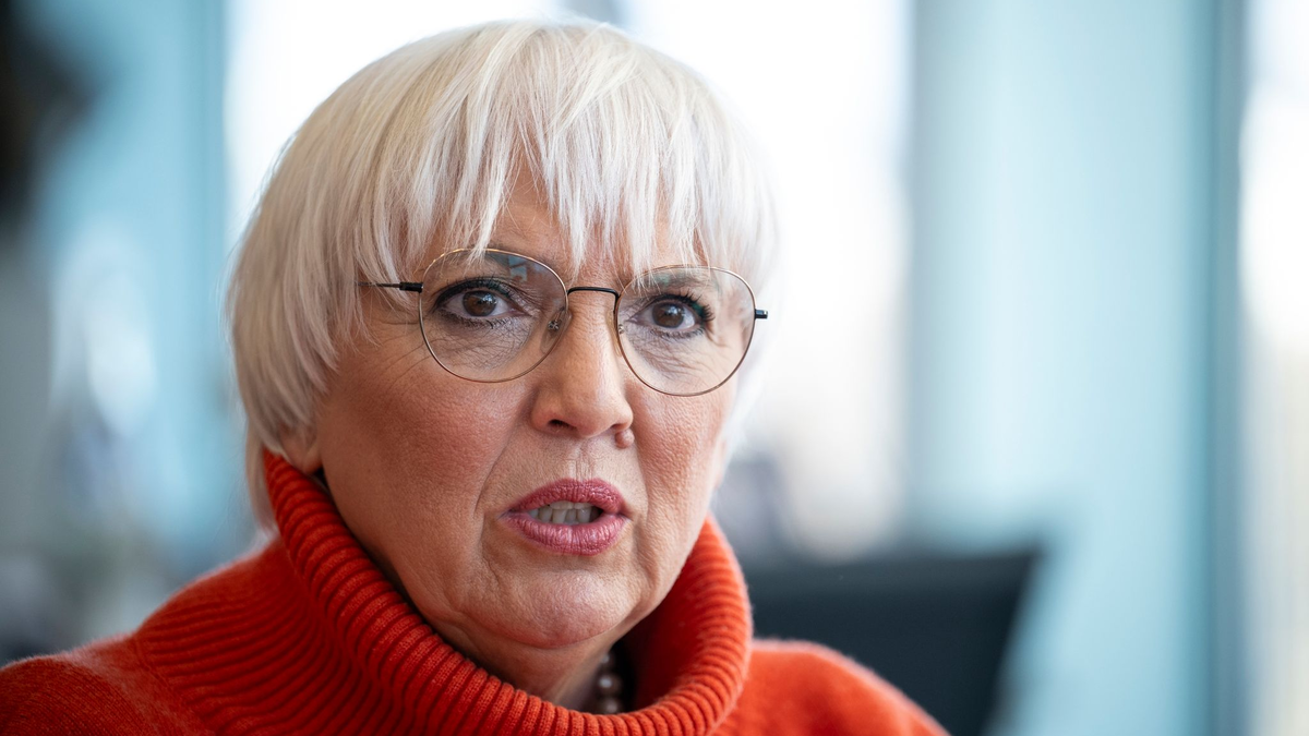 Kulturstaatsministerin Claudia Roth kann sich vorstellen, den Kulturpass auch auf europäischer Ebene einzuführen. - Foto: Hannes P Albert/dpa