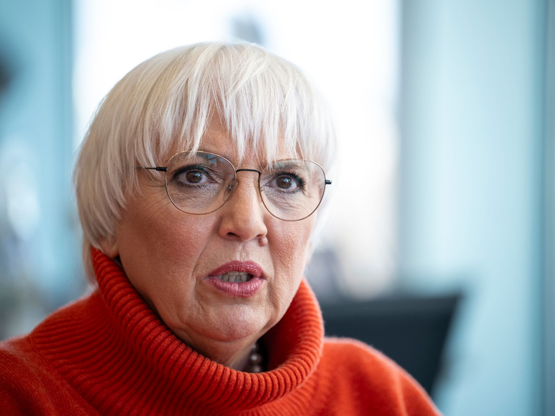 Kulturstaatsministerin Claudia Roth kann sich vorstellen, den Kulturpass auch auf europäischer Ebene einzuführen. - Foto: Hannes P Albert/dpa