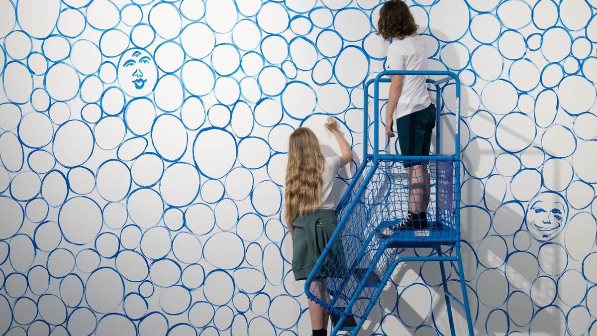 Die Kinderbiennale in Dresden lädt zum Mitmachen ein. - Foto: Sebastian Kahnert/dpa