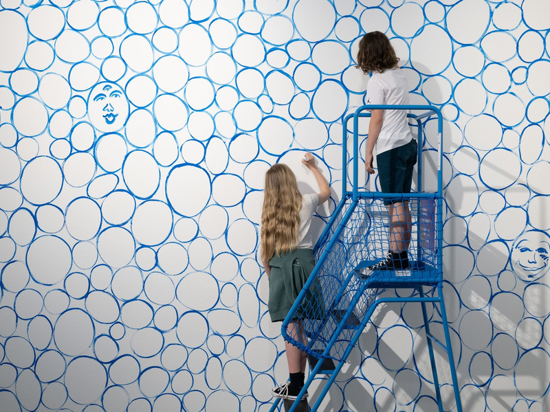 Die Kinderbiennale in Dresden lädt zum Mitmachen ein. - Foto: Sebastian Kahnert/dpa