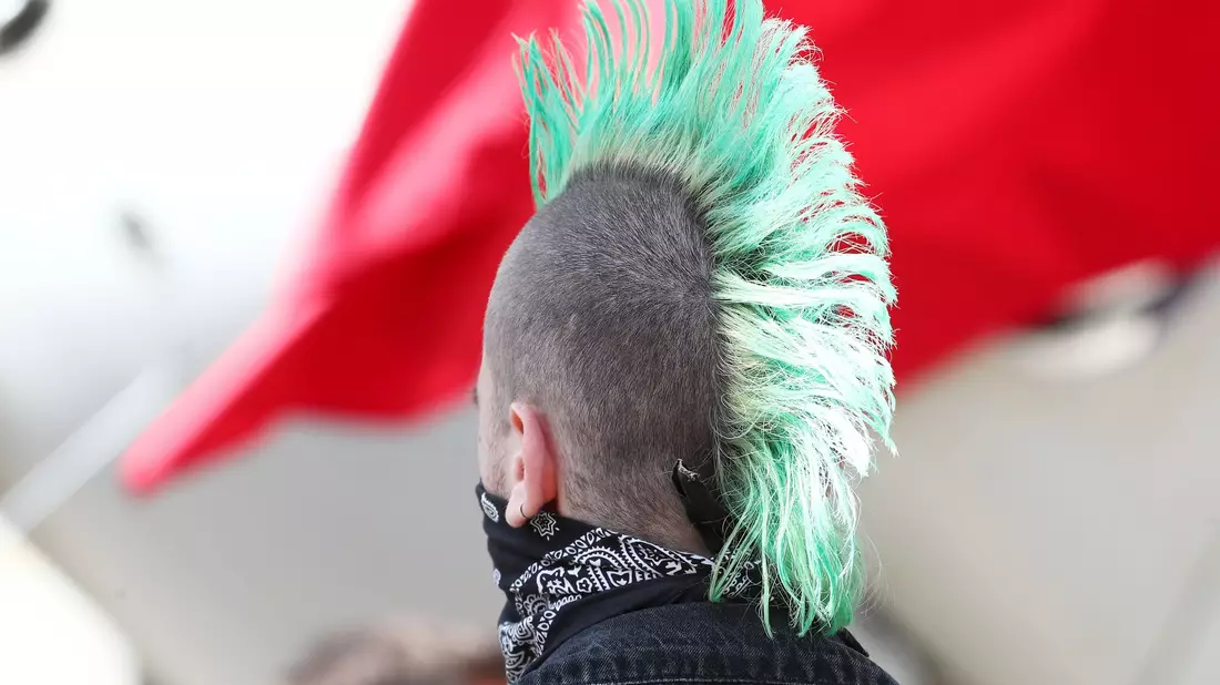 Punks der Gruppe «Aktion Sylt» hatten bereits in den vergangenen beiden Jahren auf der Insel demonstriert (Symbolbild). - Bild: Bodo Schackow/dpa