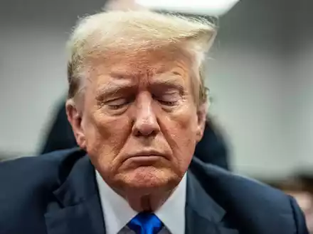Donald Trump droht eine mehrjährige Freiheitsstrafe, die auch zur Bewährung ausgesetzt werden könnte, oder eine Geldstrafe. - Foto: Mark Peterson/POOL New York Magazine/AP/dpa