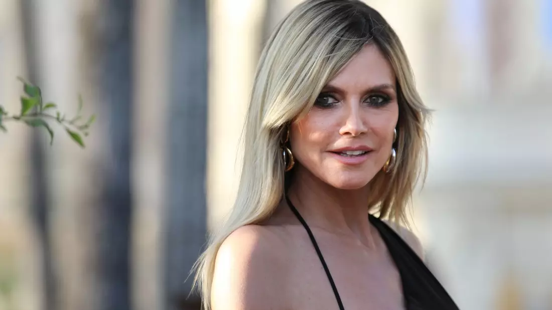 Heidi Klum hat beschlossen, dass die eineiigen Zwillinge Luka und Julian künftig das erste Team in der «GNTM»-Geschichte bilden sollen. - Bild: Mickael Chavet/Zuma Press/dpa