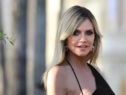 Heidi Klum hat beschlossen, dass die eineiigen Zwillinge Luka und Julian künftig das erste Team in der «GNTM»-Geschichte bilden sollen. - Foto: Mickael Chavet/Zuma Press/dpa
