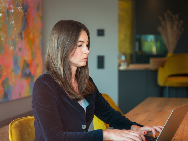 Nachhaltig Gewicht verlieren als Führungskraft - Lea Feder, B.Sc. verrät, wie das auch mit knappem Zeitmanagement klappt - Foto: presseportal.de
