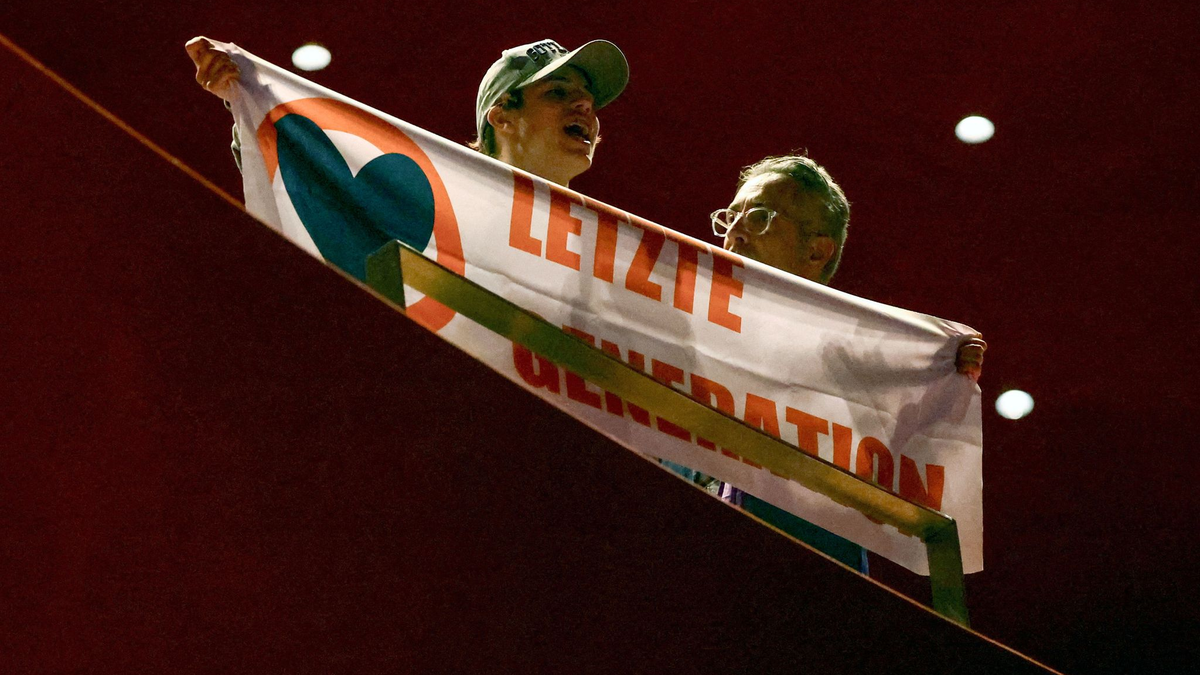 Bundeskanzler Olaf Scholz nimmt an einer Podiumsdiskussion beim Deutschen Katholikentag in Erfurt teil. - Foto: Kai Pfaffenbach/REUTERS POOL/dpa