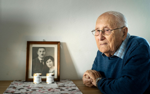 37°-Doku Die Nummer auf meinem Arm / Der Holocaust-Ăberlebende Albrecht Weinberg erzĂ€hlt von seinem Leben. - Foto: presseportal.de 37°-Doku Die Nummer auf meinem Arm / Der Holocaust-Ăberlebende Albrecht Weinberg erzĂ€hlt von seinem Leben. - Foto: presseportal.de