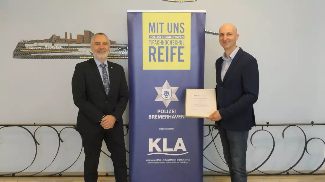 POL-Bremerhaven: Neuer Kooperationsvertrag nun auch mit der KLA Bremerhaven - gemeinsam mit der Polizei Bremerhaven zur Fachhochschulreife - Bild: presseportal.de