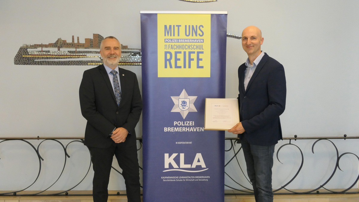POL-Bremerhaven: Neuer Kooperationsvertrag nun auch mit der KLA Bremerhaven - gemeinsam mit der Polizei Bremerhaven zur Fachhochschulreife - Foto: presseportal.de